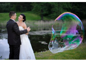 Dideli muilo burbulai. Vestuvės